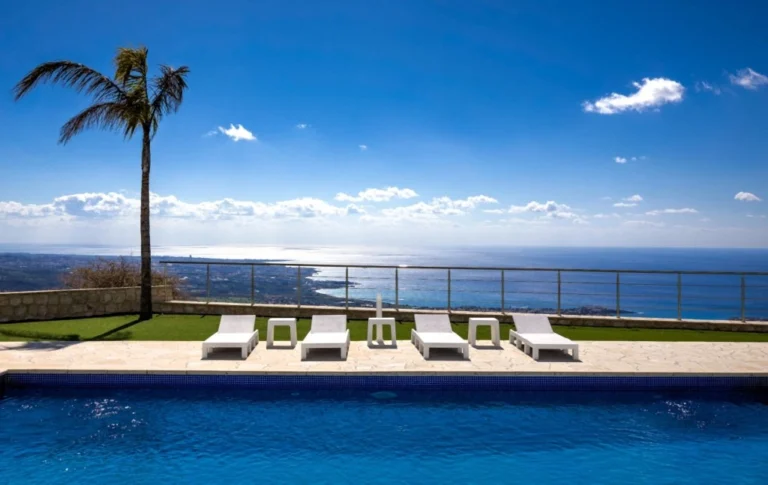 4 Bedroom House for Sale in Peyia, Paphos District