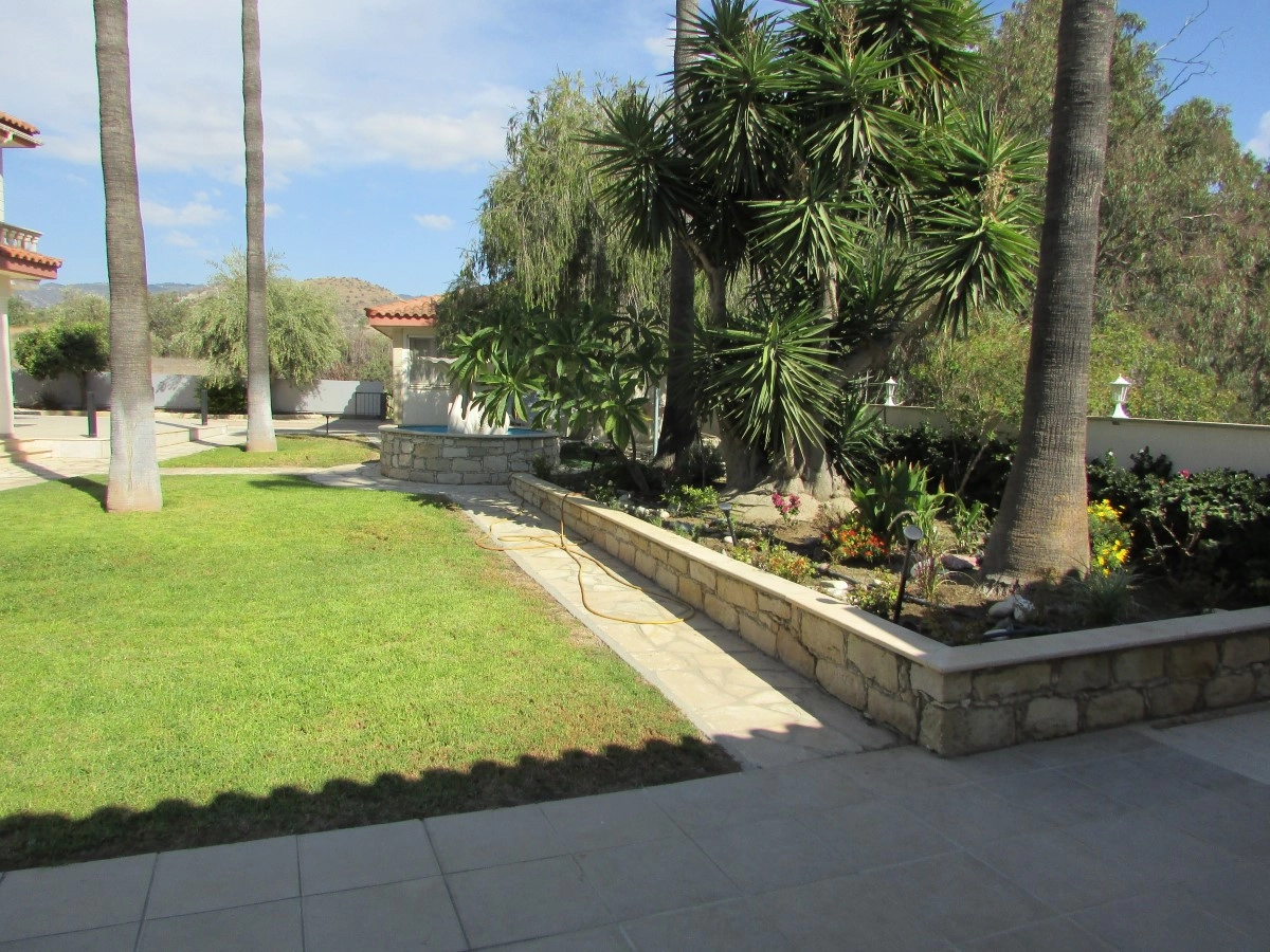 4 Bedroom House for Sale in Pyrgos Lemesou, Limassol District