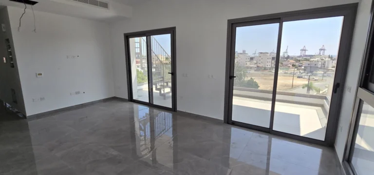 4 Bedroom Apartment for Sale in Limassol – Zakaki