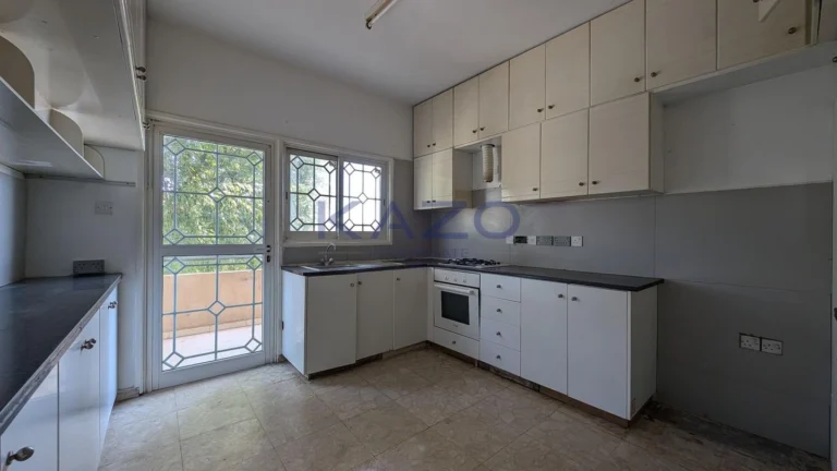 362m² Building for Sale in Nicosia – Kaimakli
