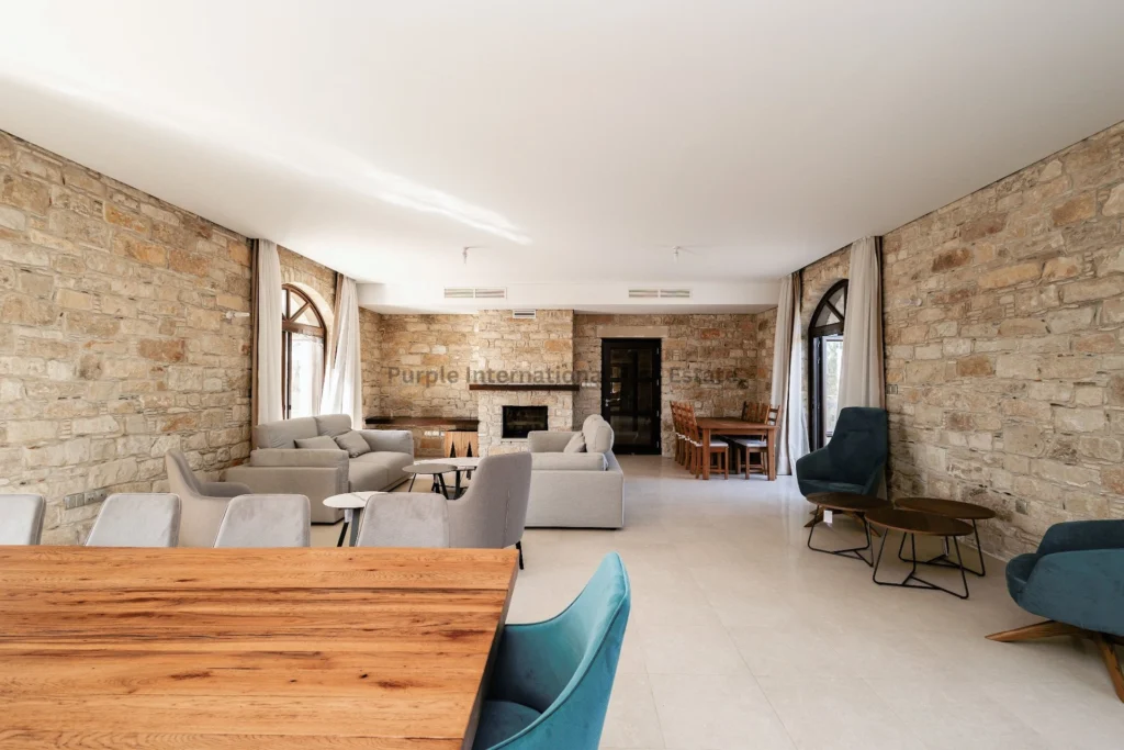 470m² House for Sale in Pervolia Larnacas