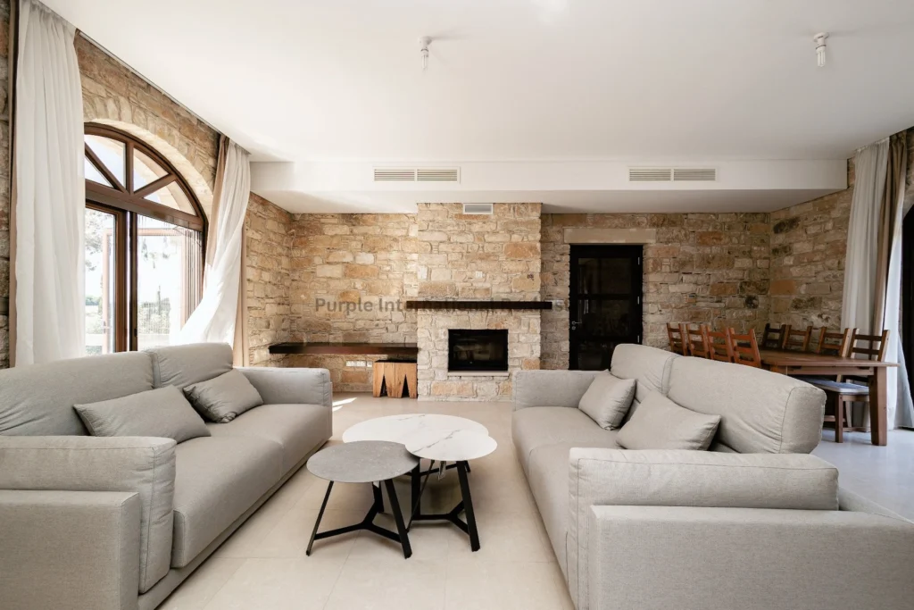 470m² House for Sale in Pervolia Larnacas