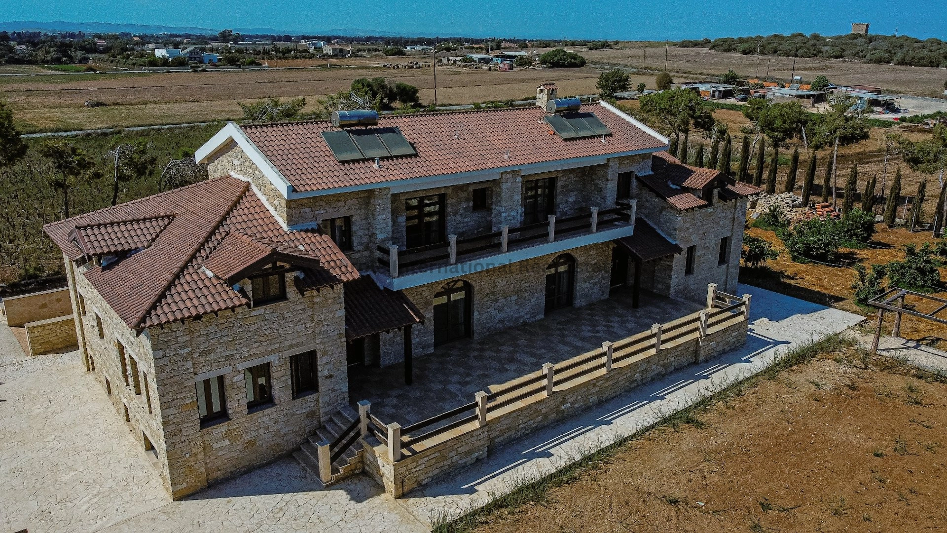 470m² House for Sale in Pervolia Larnacas