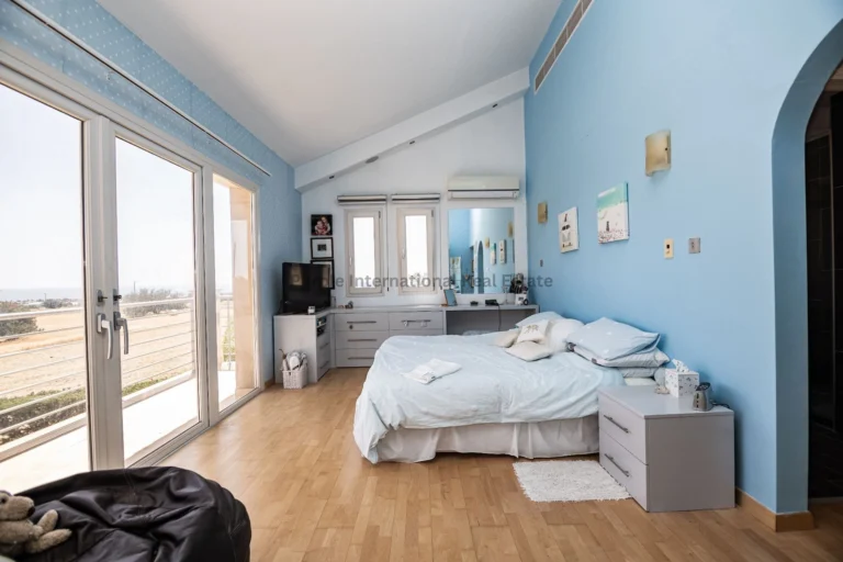 5 Bedroom House for Sale in Maroni, Larnaca District