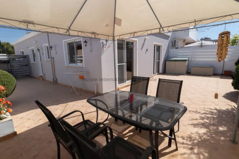 2 Bedroom House for Sale in Livadia Larnakas, Larnaca District