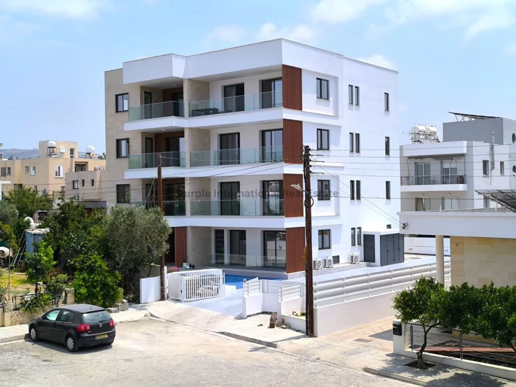 3 Bedroom Apartment for Sale in Paphos – Universal