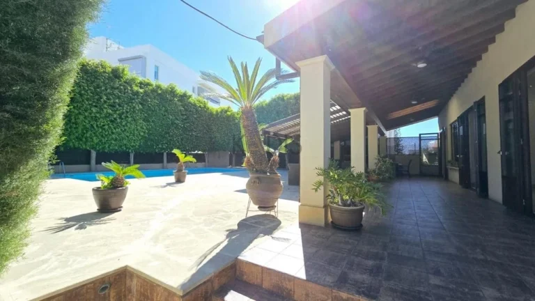 5 Bedroom House for Sale in Limassol – Kapsalos