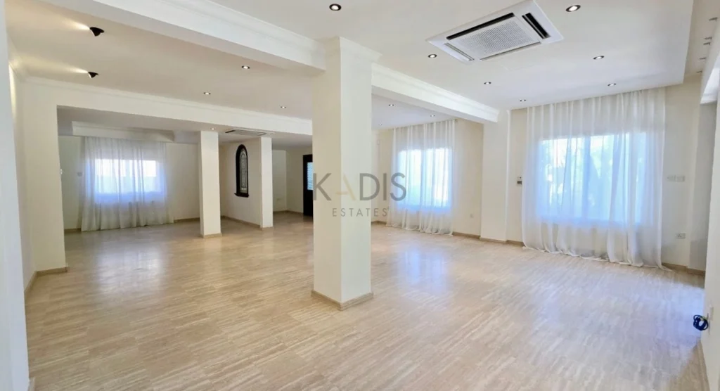 5 Bedroom House for Sale in Limassol – Kapsalos