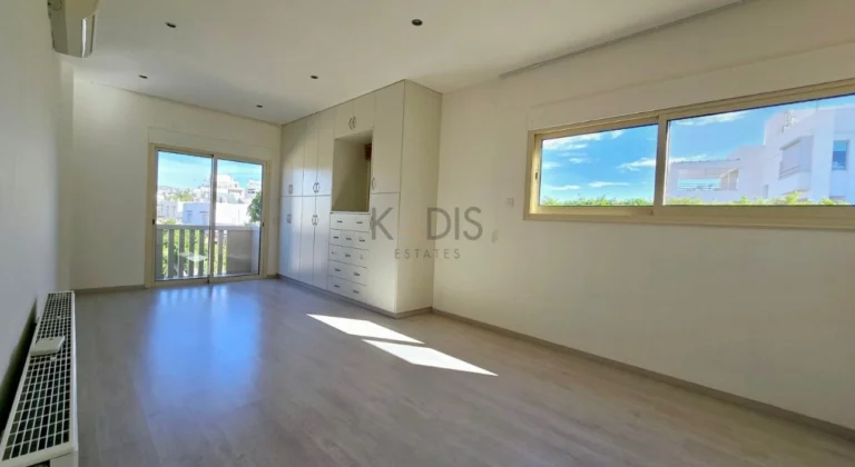 5 Bedroom House for Sale in Limassol – Kapsalos