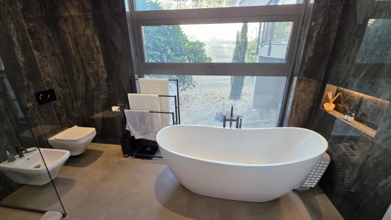 5 Bedroom House for Sale in Armou, Paphos District