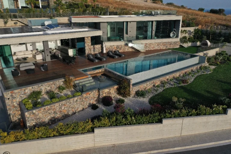 5 Bedroom House for Sale in Armou, Paphos District