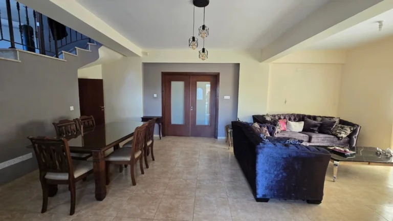 5 Bedroom House for Sale in Trachoni Lemesou, Limassol District
