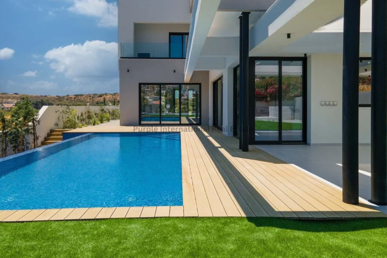 5 Bedroom House for Sale in Agios Tychonas, Limassol District
