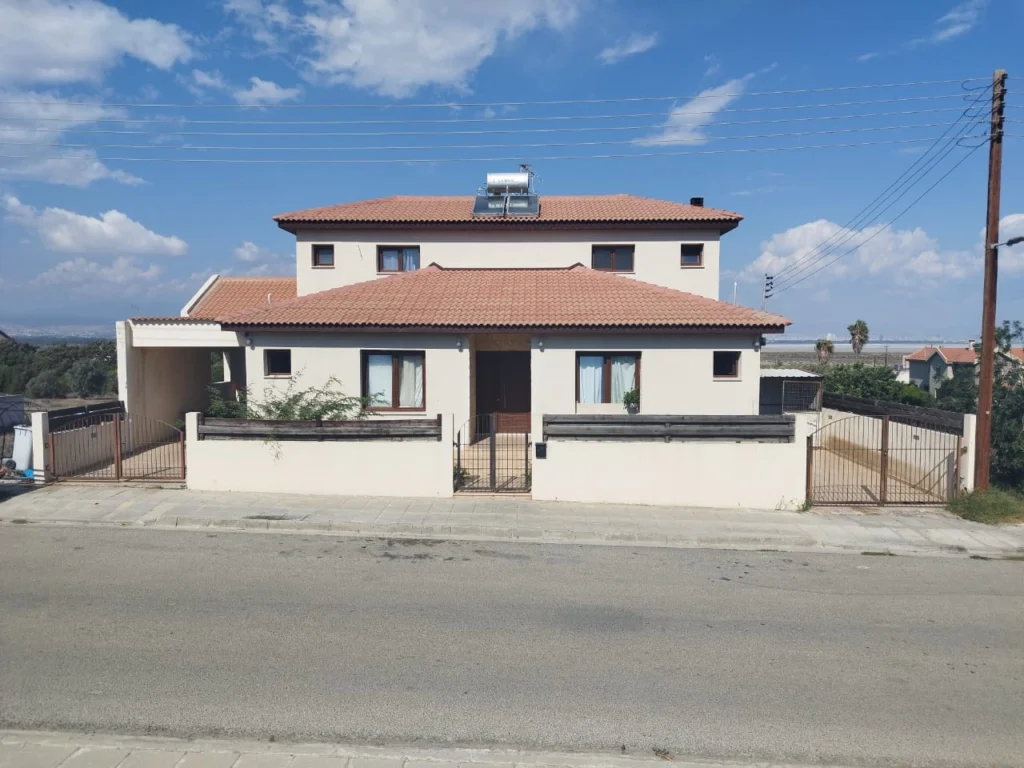 3 Bedroom House for Sale in Akrotiri, Limassol District