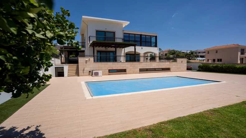 6+ Bedroom House for Sale in Limassol District