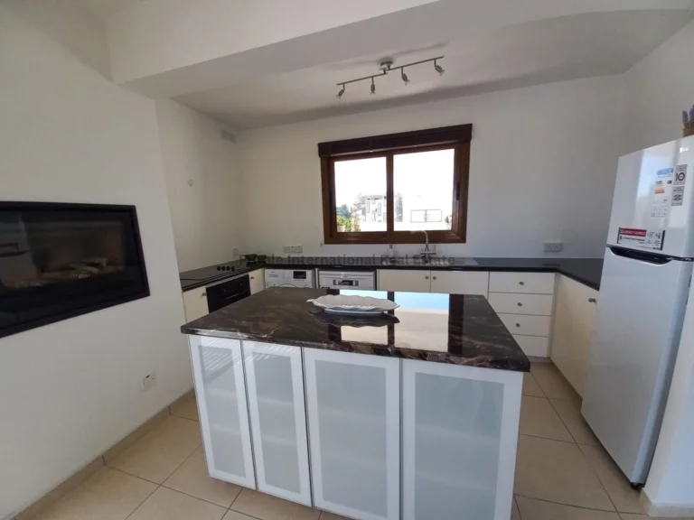2 Bedroom Apartment for Sale in Paphos – Universal
