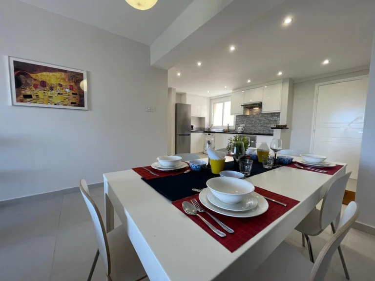 3 Bedroom Apartment for Sale in Paphos – Universal