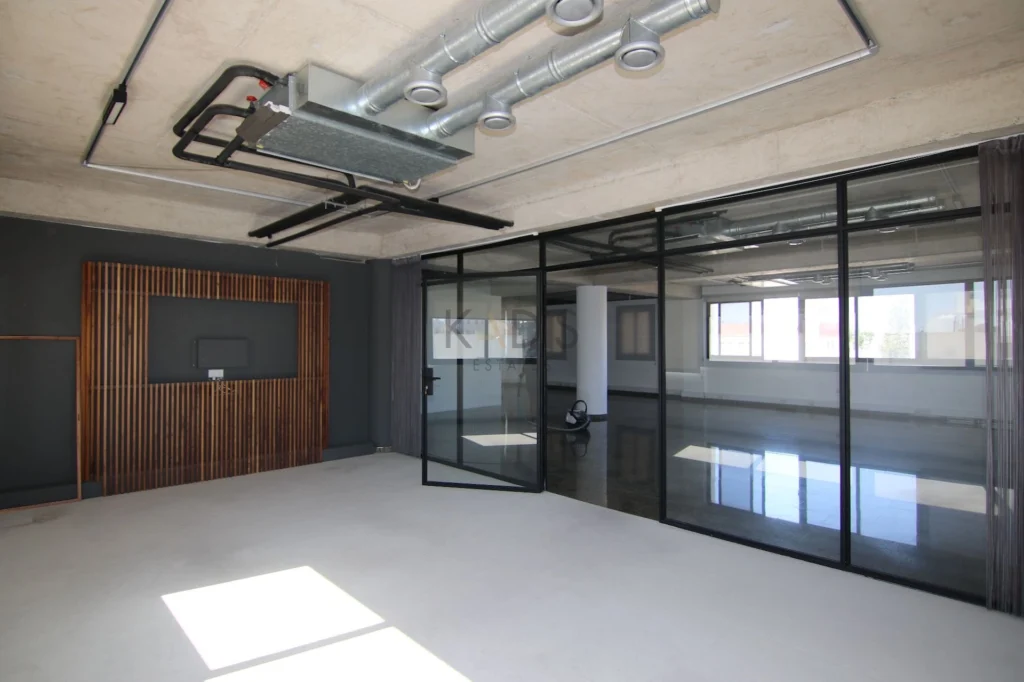 190m² Office for Rent in Strovolos, Nicosia District