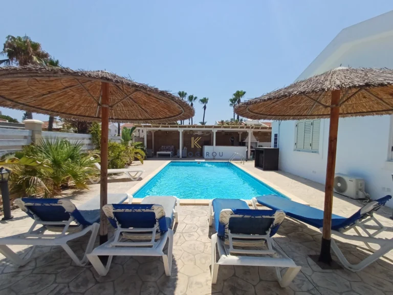 3 Bedroom House for Sale in Meneou, Larnaca District