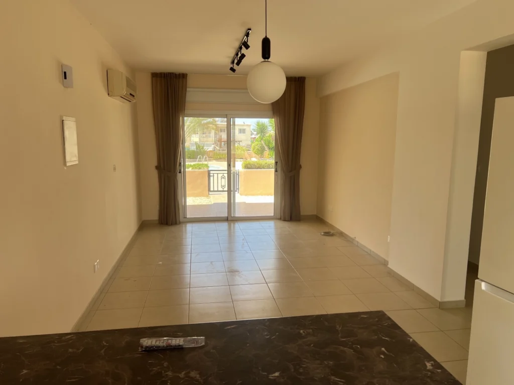 2 Bedroom Apartment for Sale in Paphos – Universal