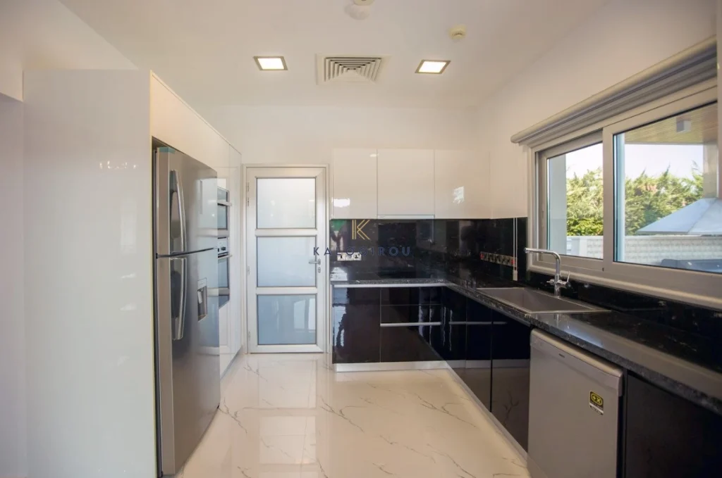 4 Bedroom House for Rent in Agios Tychonas, Limassol District