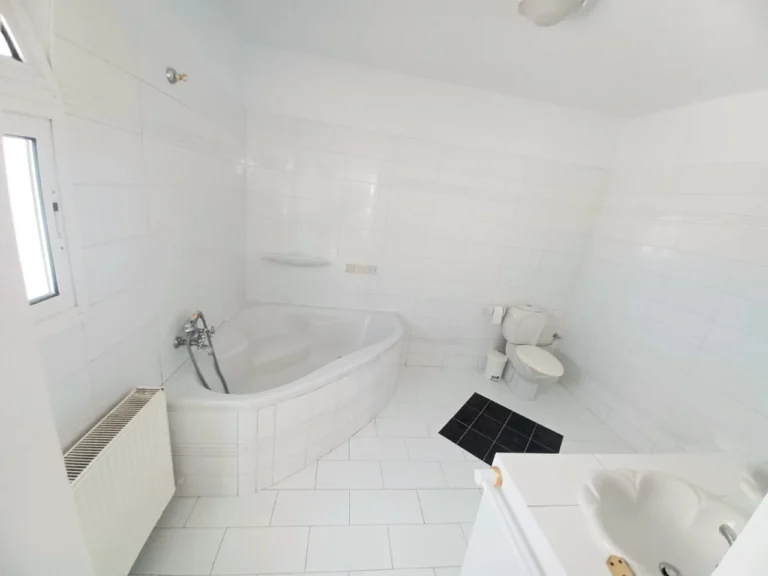 4 Bedroom House for Rent in Konia, Paphos District