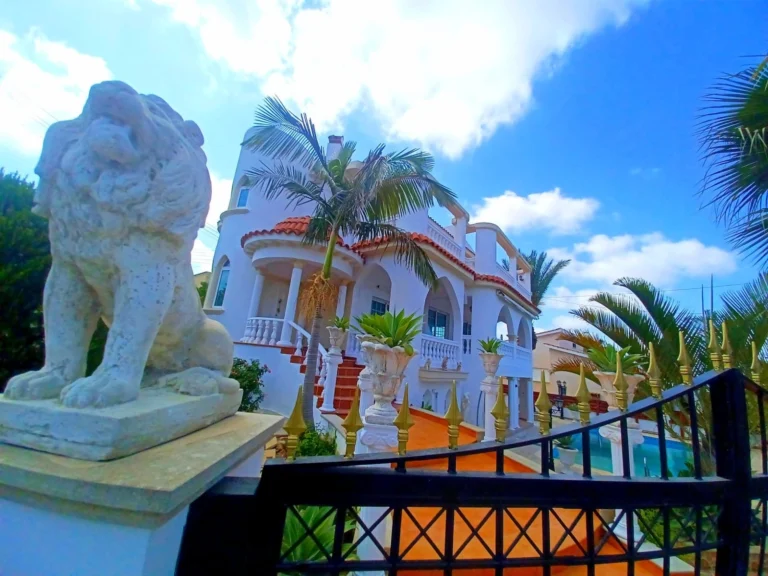 4 Bedroom House for Rent in Konia, Paphos District