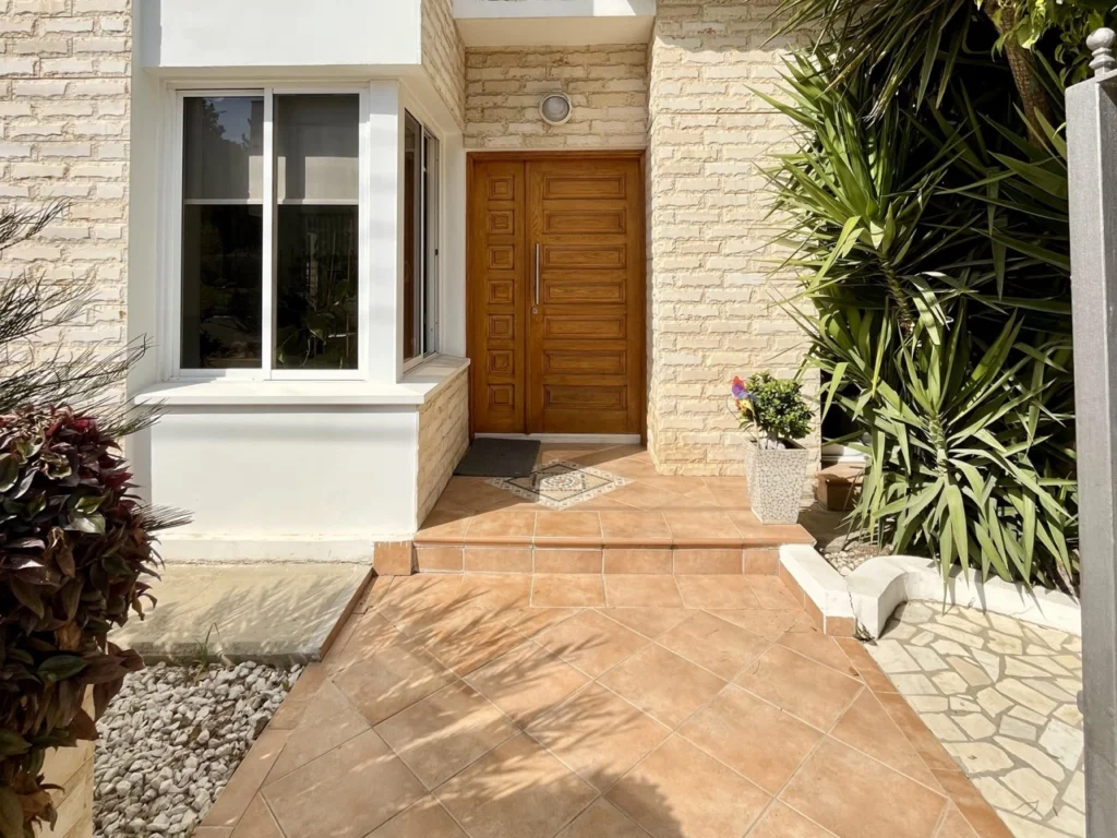 3 Bedroom House for Sale in Strovolos, Nicosia District