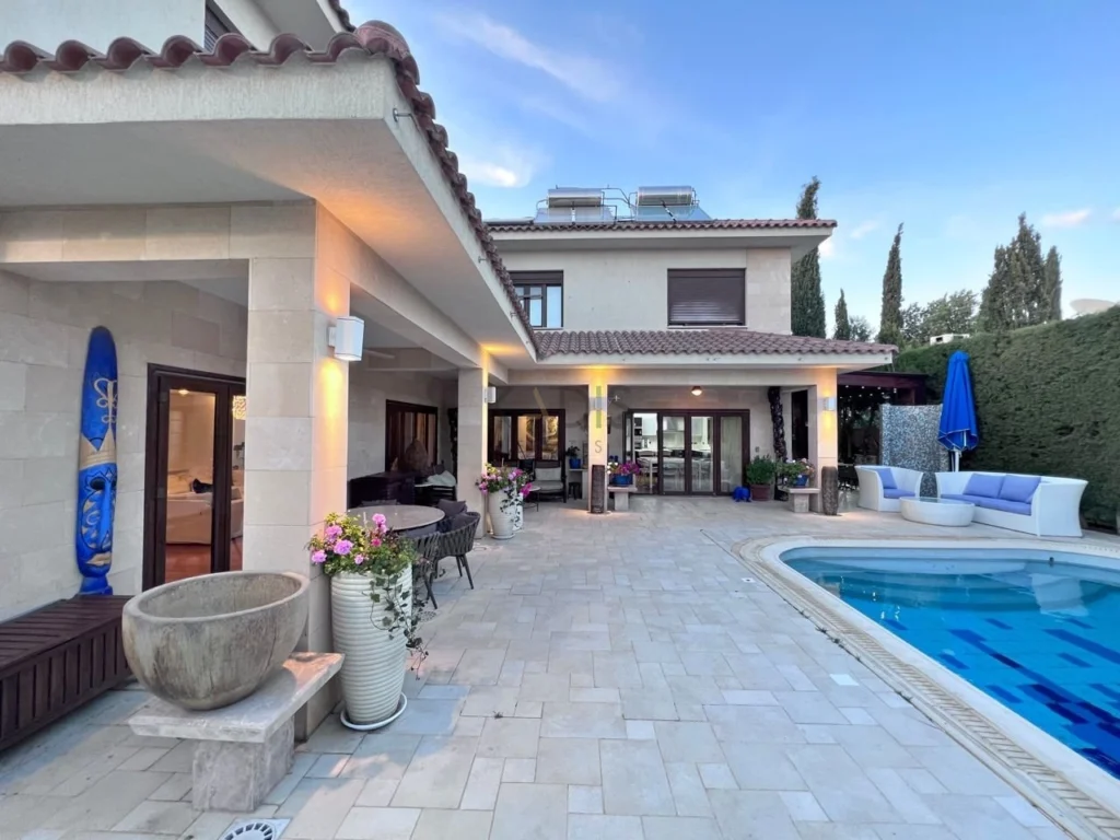 5 Bedroom House for Sale in Engomi, Nicosia District