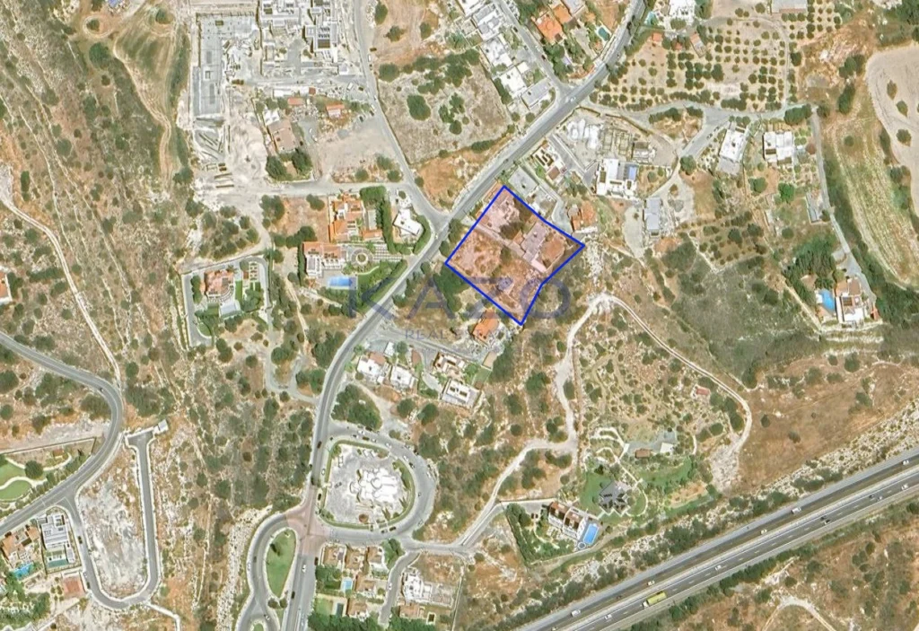 4,003m² Plot for Sale in Agios Tychonas, Limassol District