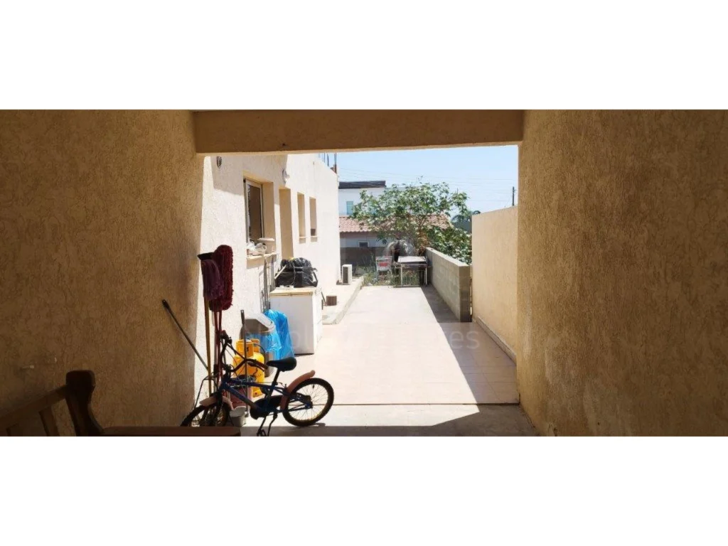 4 Bedroom House for Sale in Kolossi, Limassol District