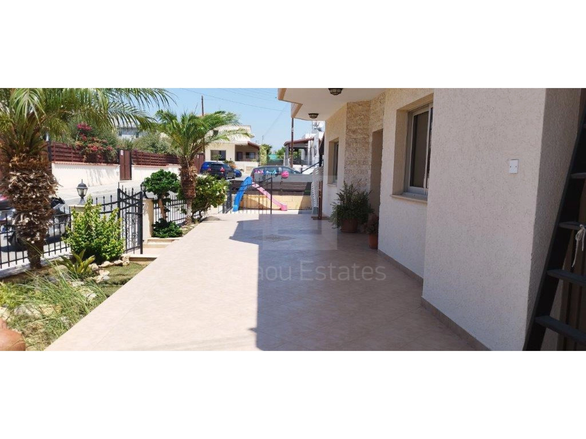 4 Bedroom House for Sale in Kolossi, Limassol District