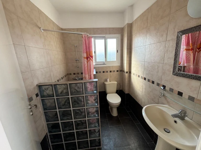 1 Bedroom Apartment for Sale in Paphos – Universal