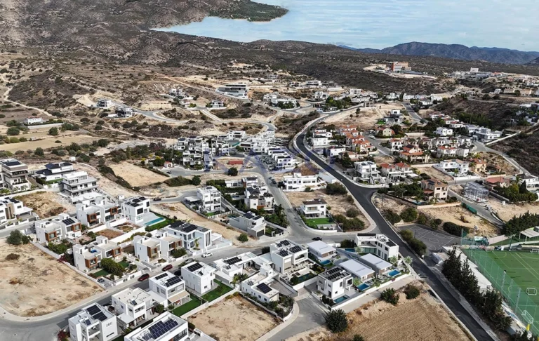 4 Bedroom House for Sale in Limassol – Agios Athanasios