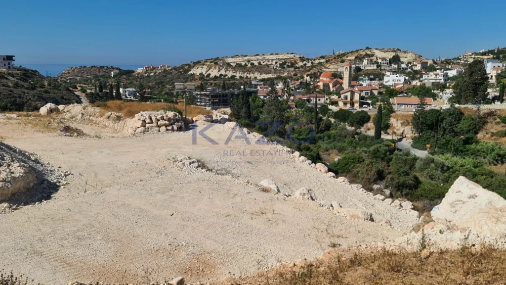 2,000m² Plot for Sale in Agios Tychonas, Limassol District