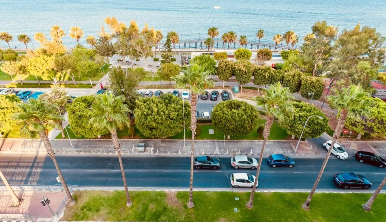 175m² Office for Rent in Agia Triada, Limassol District