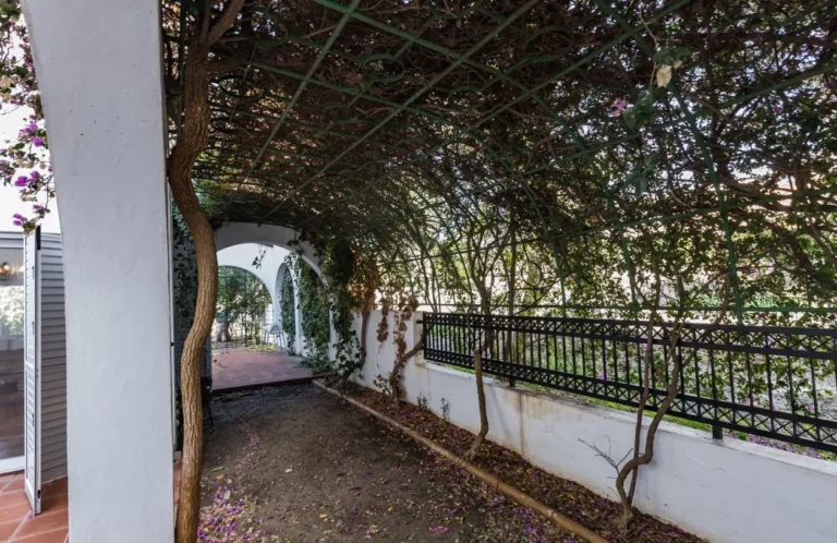 4 Bedroom House for Rent in Kato Paphos