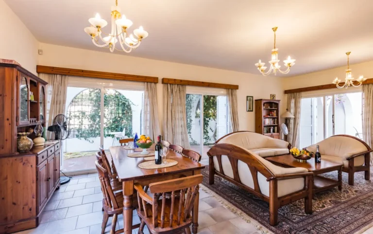 4 Bedroom House for Rent in Kato Paphos