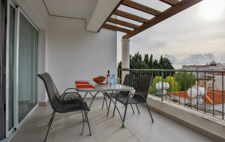 3 Bedroom Apartment for Sale in Paphos – Universal