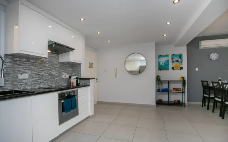 3 Bedroom Apartment for Sale in Paphos – Universal