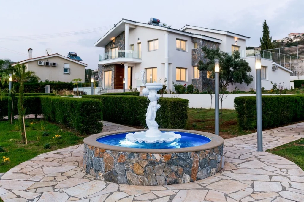 5 Bedroom House for Sale in Agios Tychonas, Limassol District