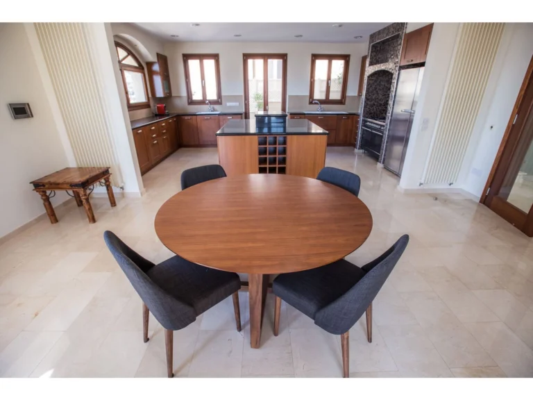 6+ Bedroom House for Sale in Agia Paraskevi, Limassol District