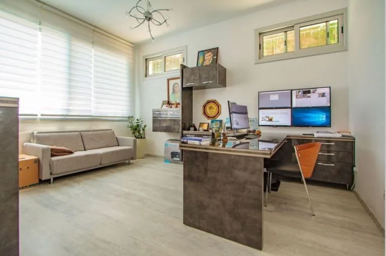 5 Bedroom House for Sale in Armenochori, Limassol District