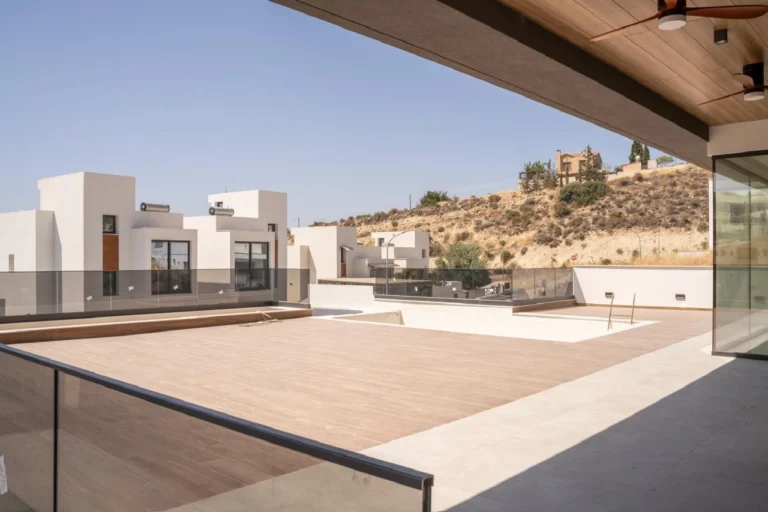 5 Bedroom House for Sale in Limassol – Mesa Geitonia