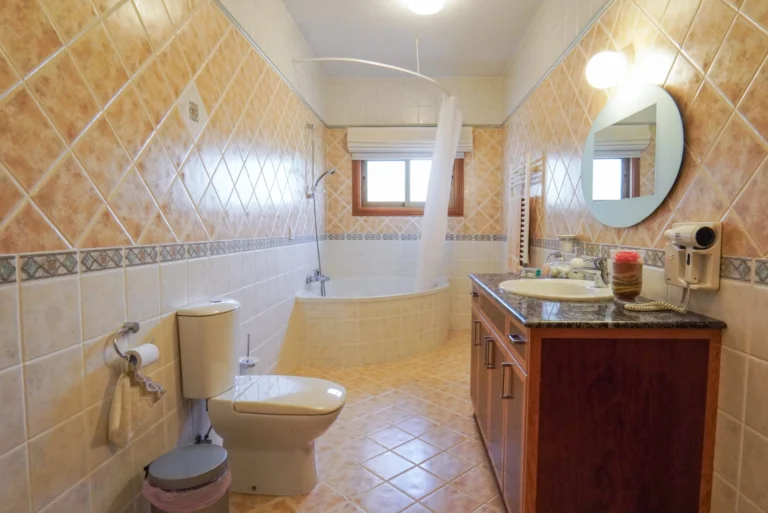 5 Bedroom House for Sale in Alethriko, Larnaca District