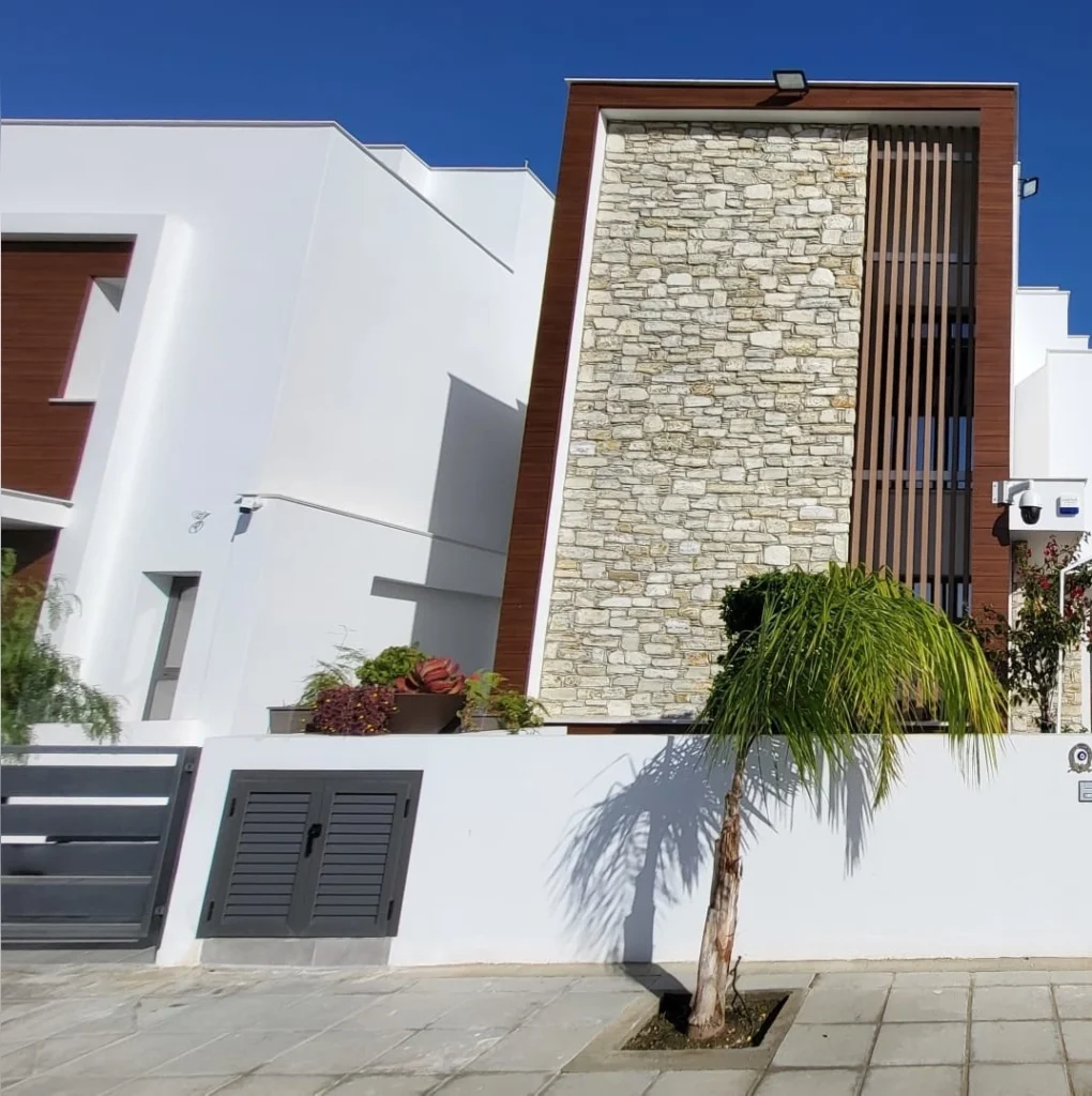 5 Bedroom House for Sale in Livadia Larnakas, Larnaca District