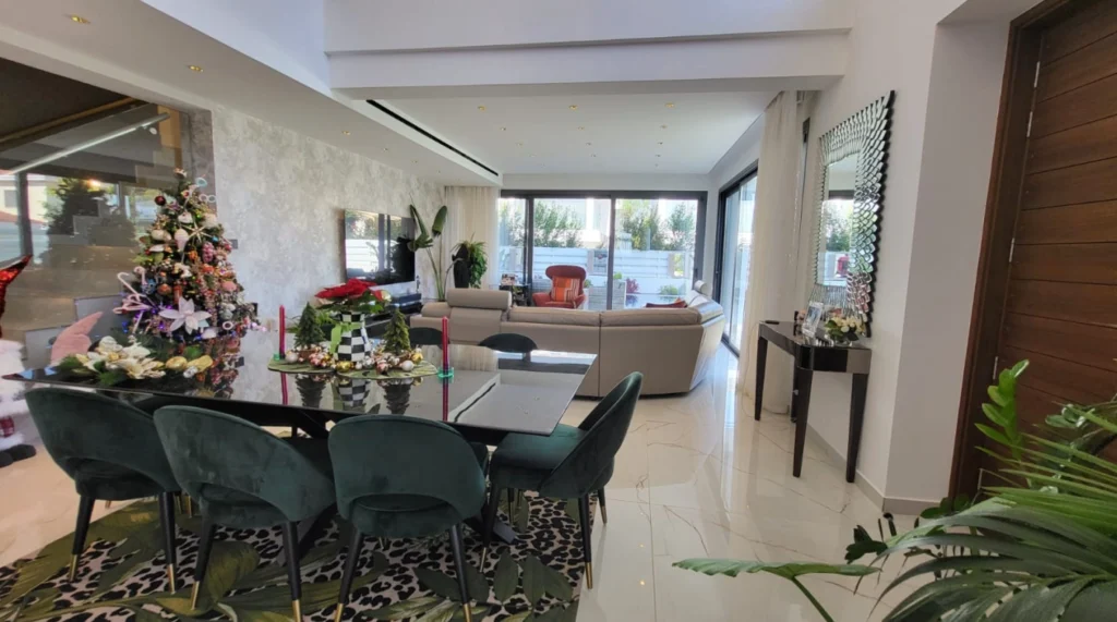 5 Bedroom House for Sale in Livadia Larnakas, Larnaca District