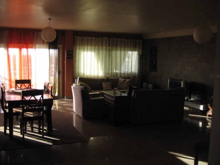 4 Bedroom Apartment for Sale in Agioi Omologites, Nicosia District