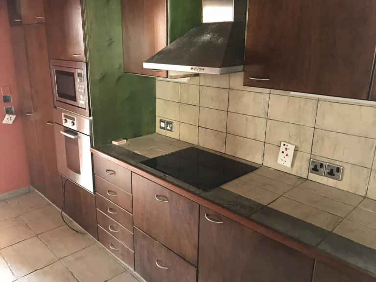 4 Bedroom Apartment for Sale in Agioi Omologites, Nicosia District