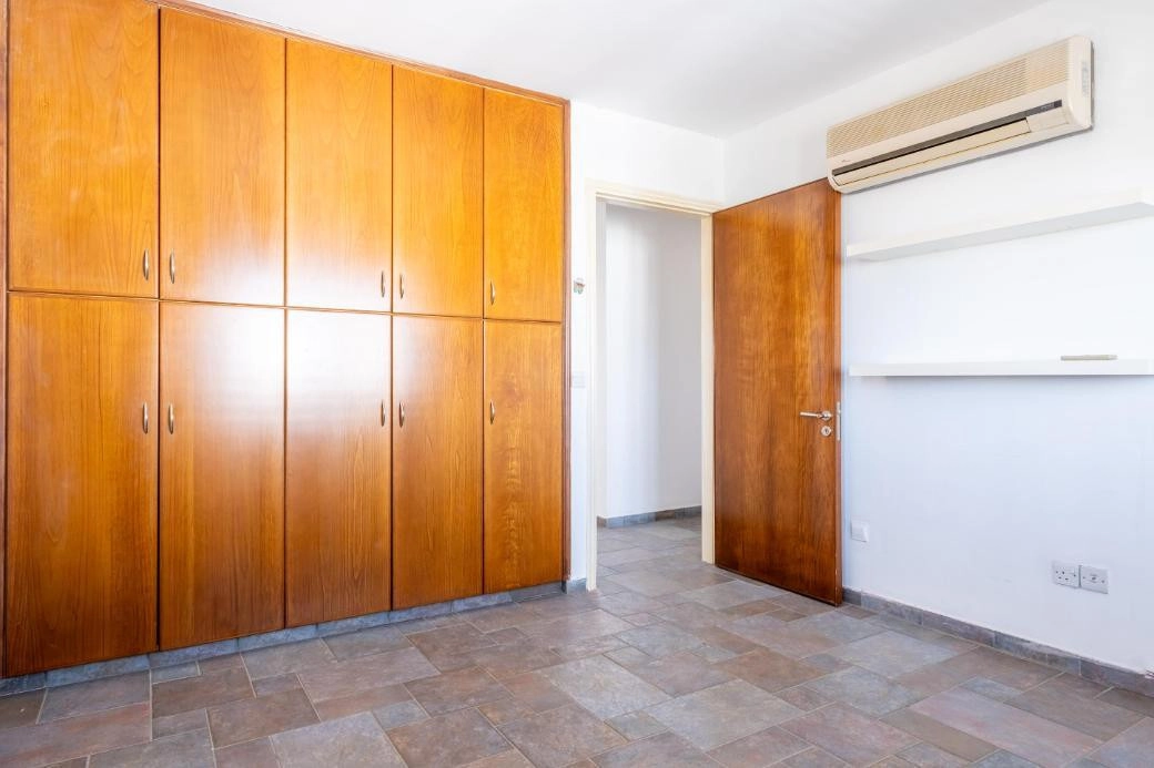 952m² Building for Sale in Engomi, Nicosia District